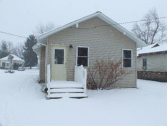 2nd image of 608 Magnolia St