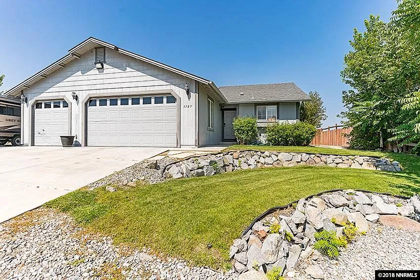 1107 Longspur Way photo 1