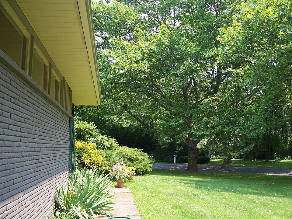 1st image of 3647 Mountain View Ave