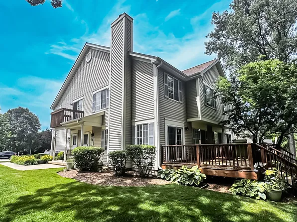 263 S Collins St, South Elgin, IL 60177