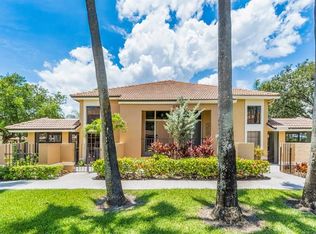 376 Prestwick Cir APT 3, Palm Beach Gardens, FL 33418