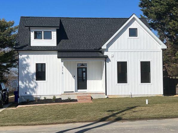 318 Old Point Rd