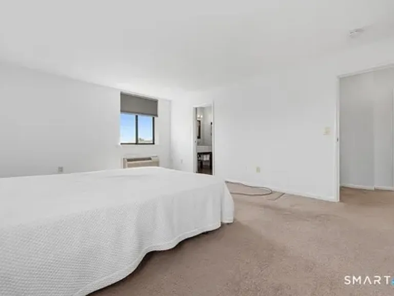 50 Birdseye St #401 — Photo 4