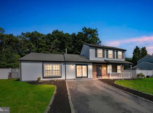 135 Saint Moritz Dr, Sicklerville, NJ