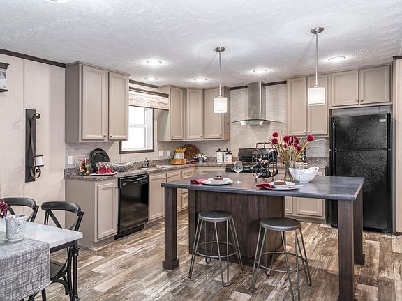 3rd image of 6713 Hickory Knoll Dr