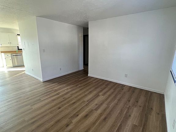 3rd image of 102 Moss Creek Dr APT 102