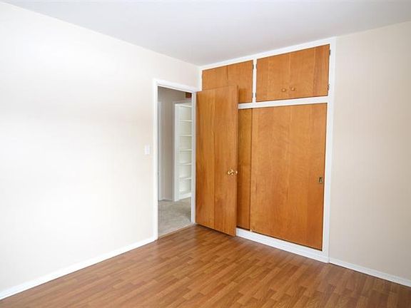 4th image of 1021 Chateau Dr
