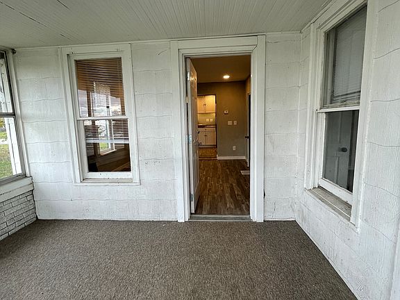 2nd image of 709 Miner St