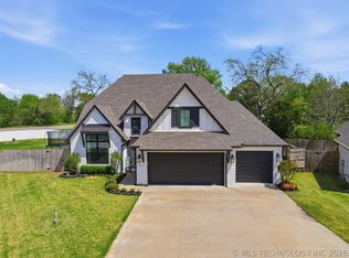 825 N 89th St, Broken Arrow, OK 74014