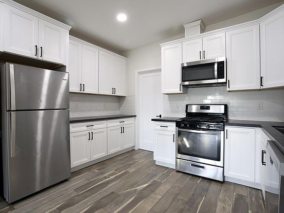 5th image of 1633 Griffin St Unit B