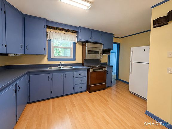 5th image of 128 Woodland Street