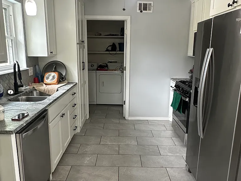 501 5th Ave — Photo 6