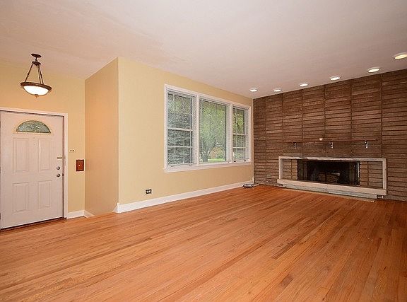 2nd image of 10245 Kent St