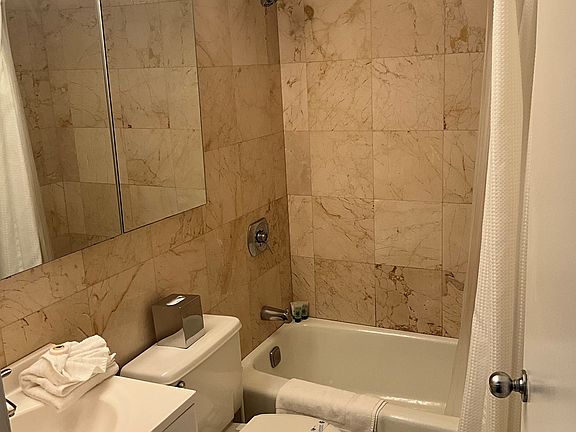 4th image of 150 W 51st St APT 1205