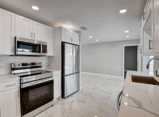 2399 SW 13th Way, Boynton Beach, FL 33426