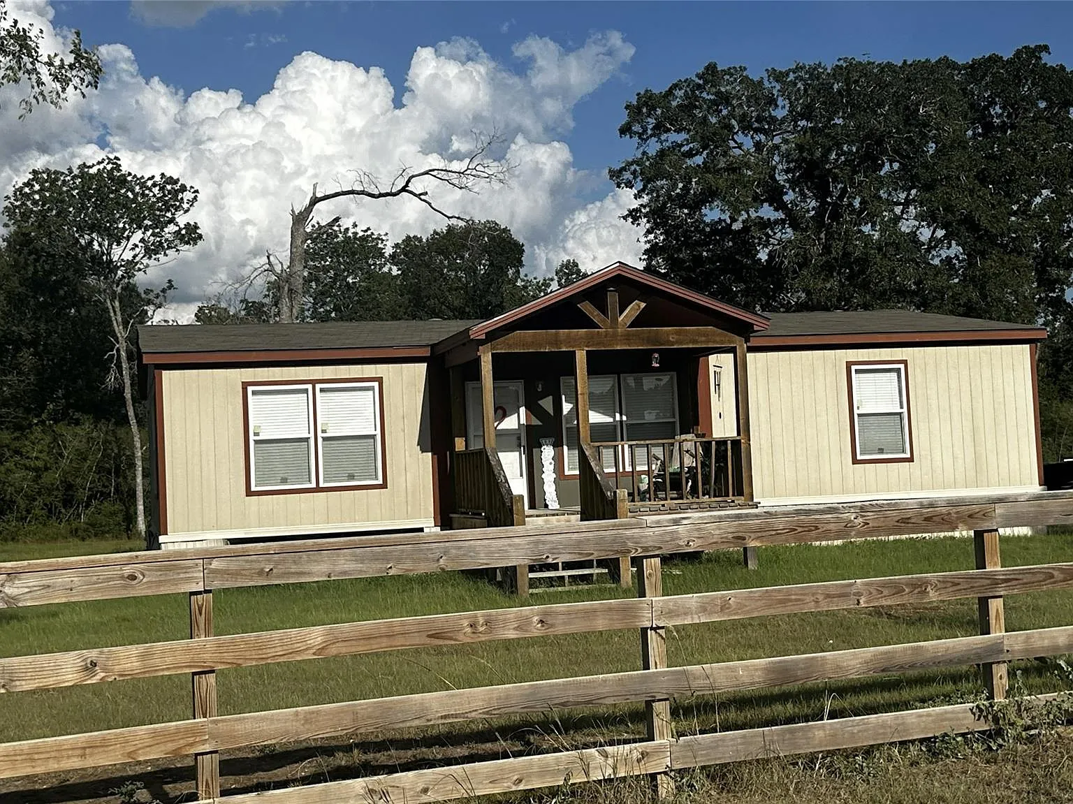 3 bed, 2.0 bath, 1536 sqft, $1,250 — Photo 2