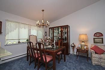 5th image of 140 Strathmore Gate Dr