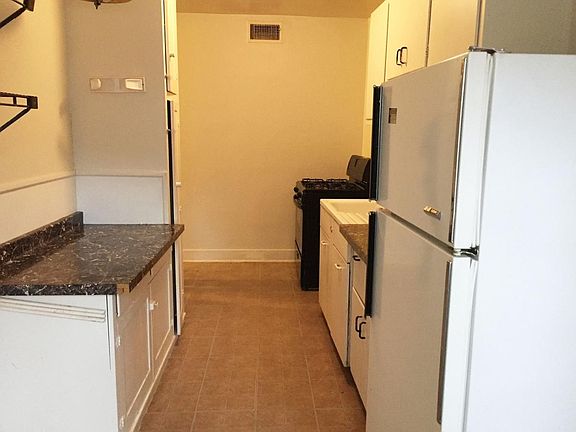 2nd image of 912 Cumberland Ave APT 3