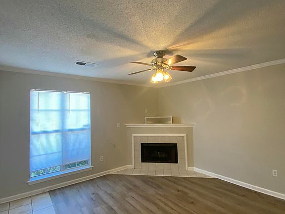 2nd image of 3753 Iron Horse Dr