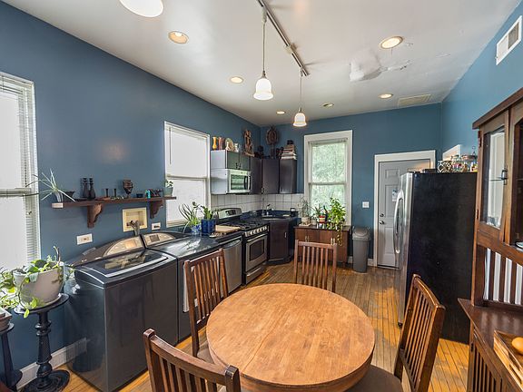 2nd image of 3008 N Clybourn Ave