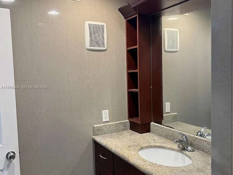 215 SE 3rd Ave #305A — Photo 34