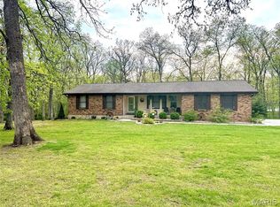 1821 Westmoor Dr, Foristell, MO 63348