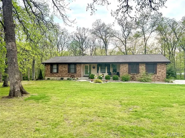 1821 Westmoor Dr, Foristell, MO 63348