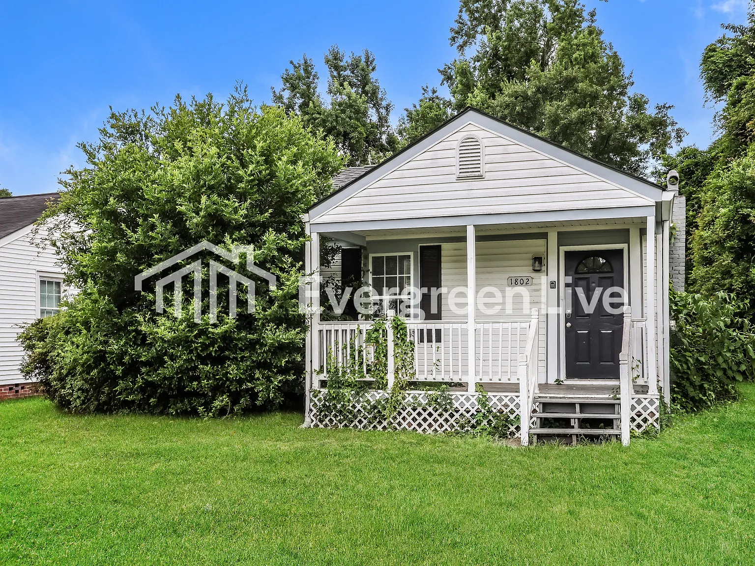 3 bed, 1.0 bath, 804 sqft, $945 — Photo 2