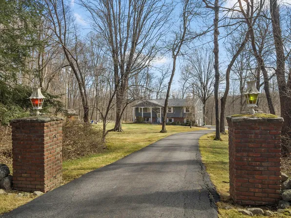 15 Brightview Court, Carmel, NY 10541