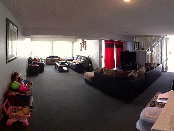 LR can take 2 full sets !