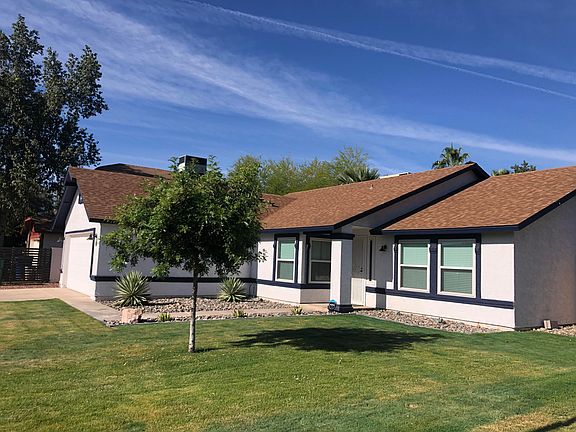 3rd image of 714 N Balboa Cir