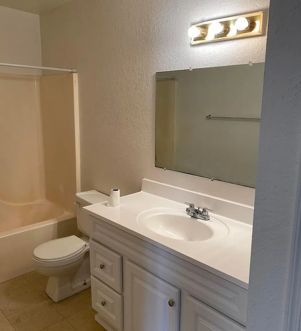 1 bed, 698 sqft, $700 — Photo 3