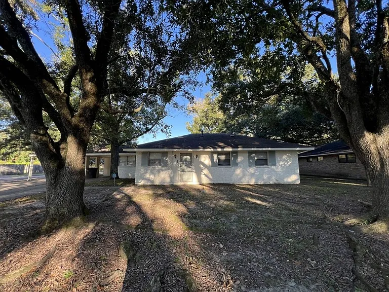 3280 Crestaire Dr — Photo 2