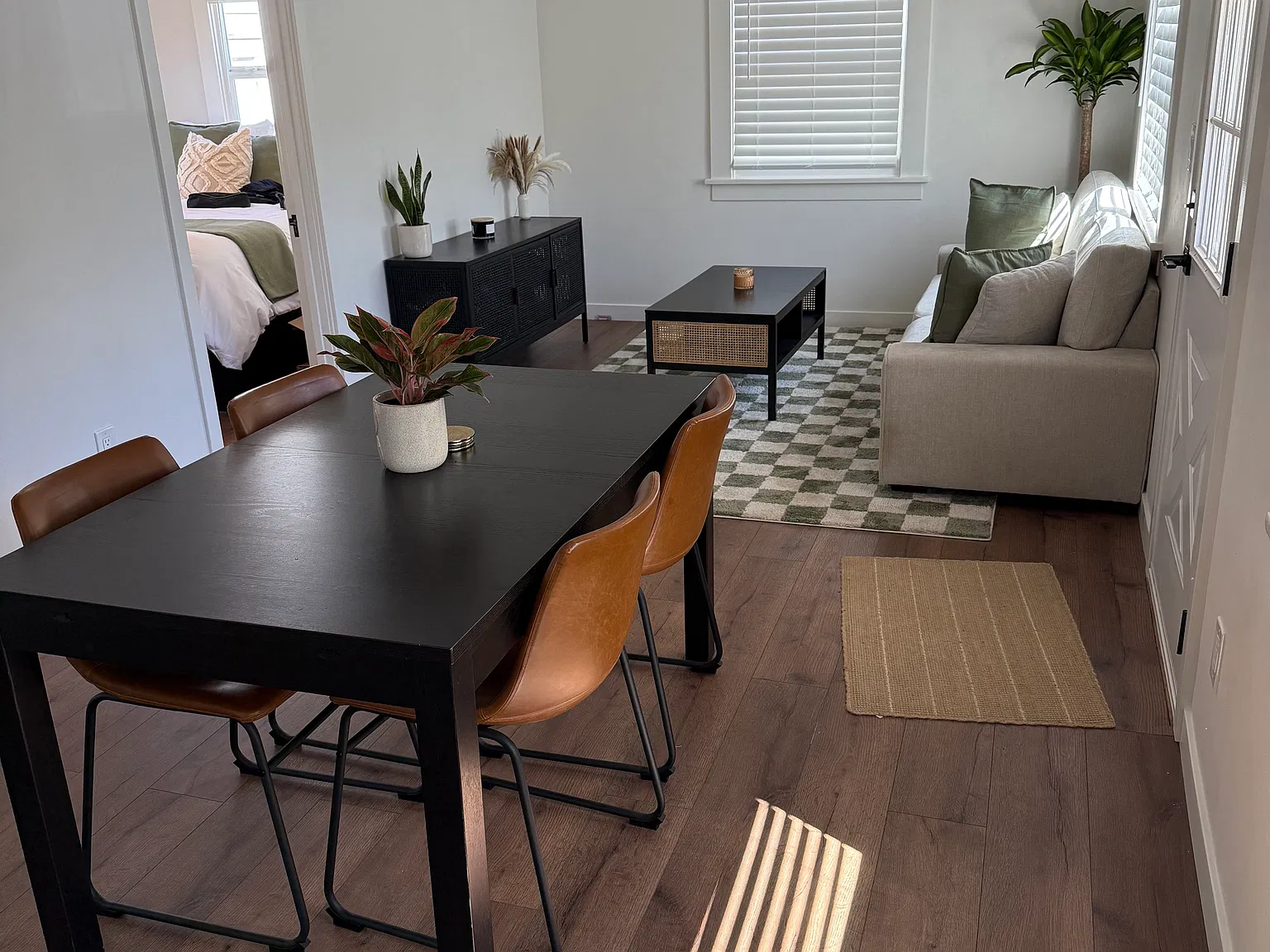 1 bed, 600 sqft, $1,500 — Photo 2