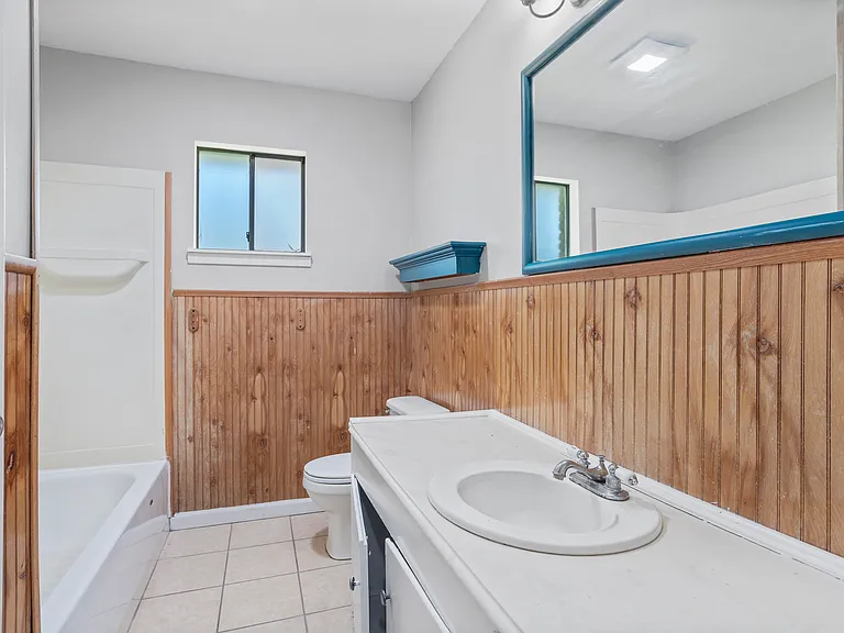 1918 Orchid St — Photo 29