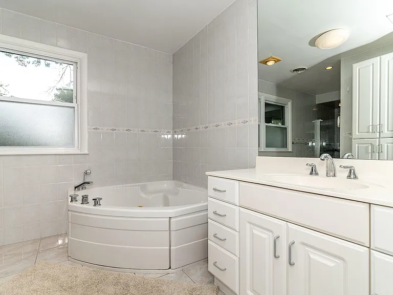 1800 Lark Ln — Photo 31