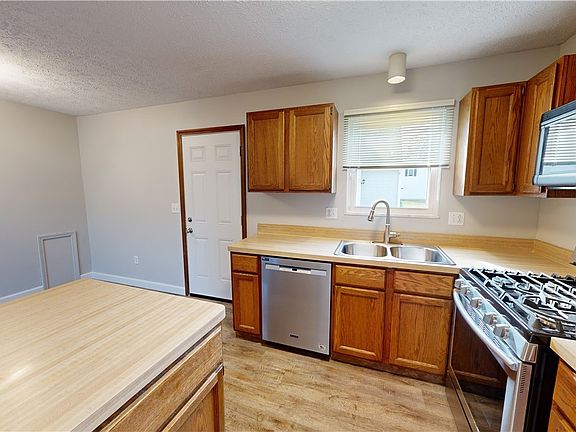 5th image of 5279 Franklyn Blvd #A