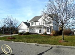 514 Park Pointe Ln, Lake Orion, MI