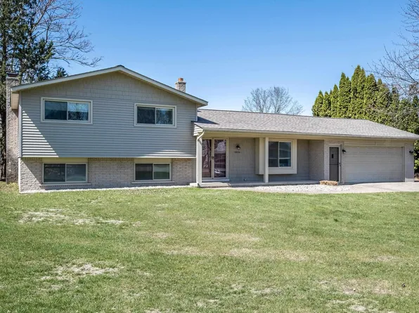 49225 Romeo Plank Rd, Macomb, MI 48044