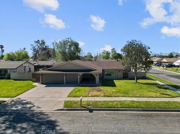 661 Woodhill St, Rialto, CA 92376