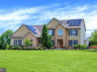 107 Woods Dr, Mechanicsburg, PA 17050