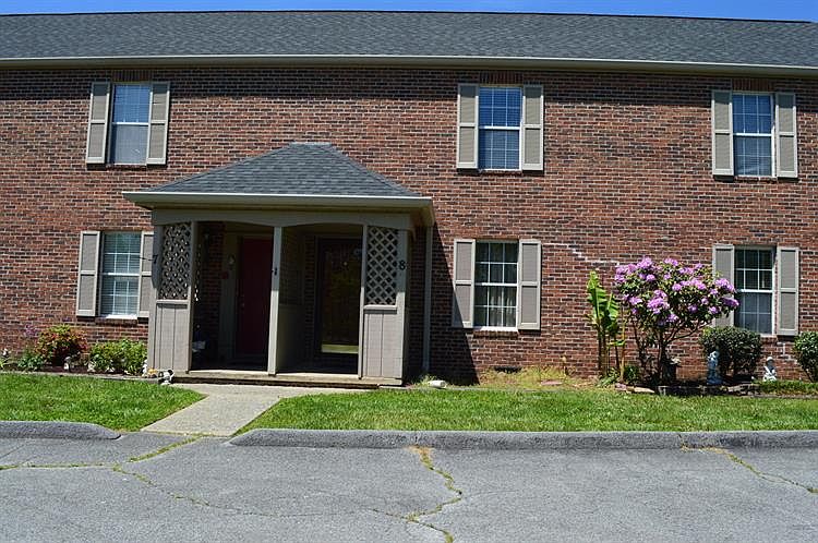 1st image of 405 Eastley Ct