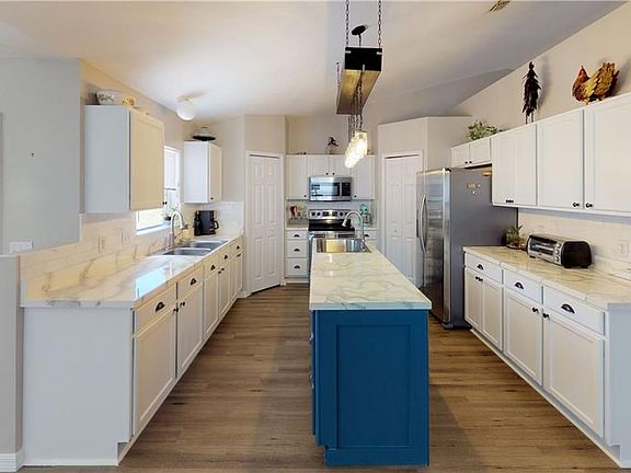 5th image of 124 Vista View Ave