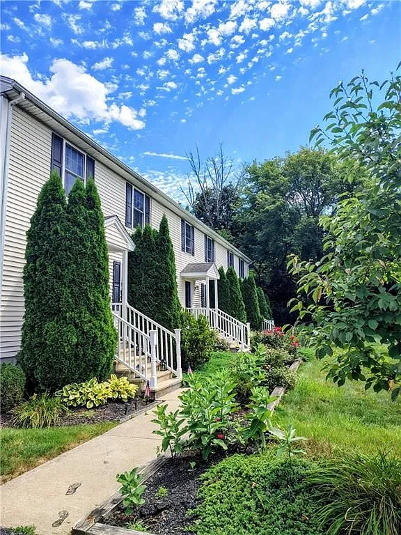 2 bed, 2.0 bath, 1456 sqft, $2,800 — Photo 3