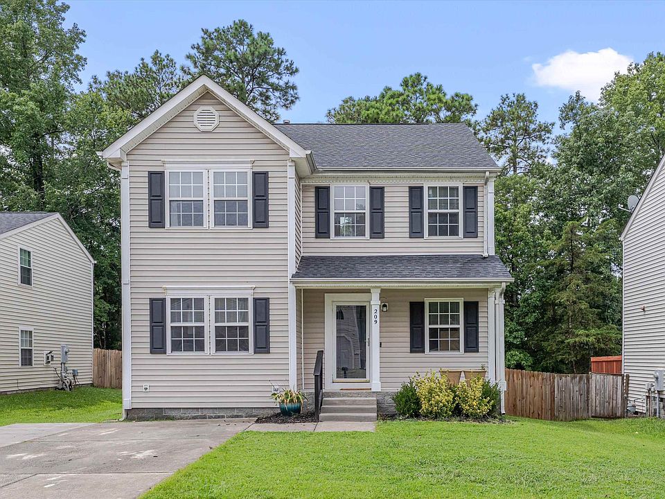 1st image of 209 Gladstone Dr