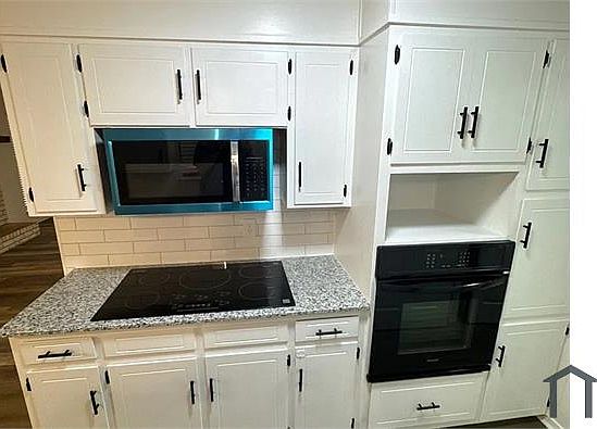 4th image of 604 Colonial Ln
