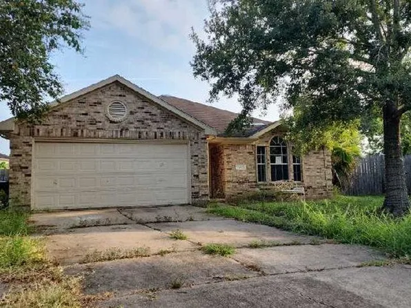 5007 Chase Mountain Dr, Bacliff, TX 77518