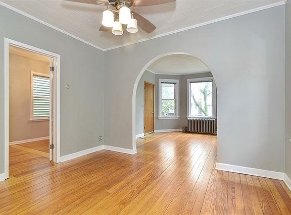 3rd image of 5053 N Oakley Ave #1