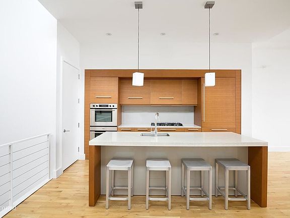 5th image of 360 Furman St APT 214
