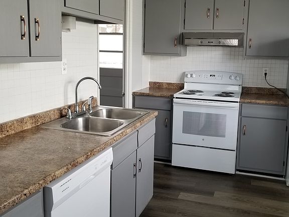 5th image of 130 N Orchard Ave